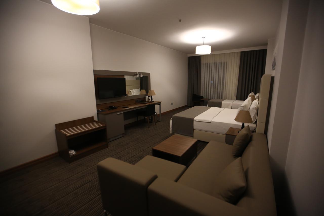 Familya Otel Erbaa Exterior photo